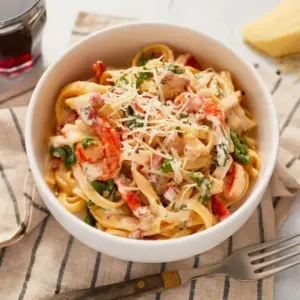 Fettuccine Alfredo