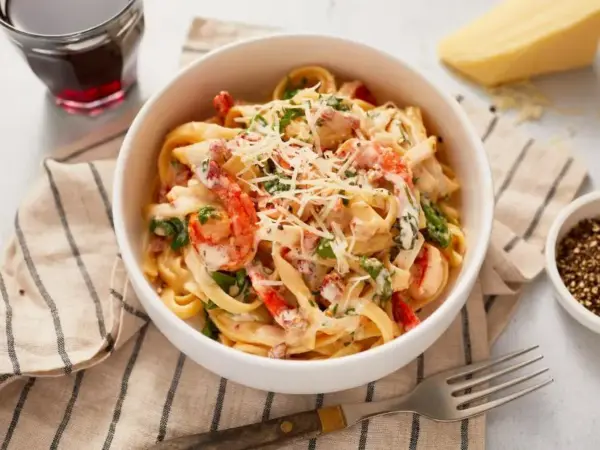 Fettuccine Alfredo
