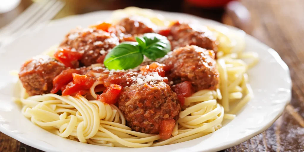 Spaghetti (Meat Sauce + Meatballs)